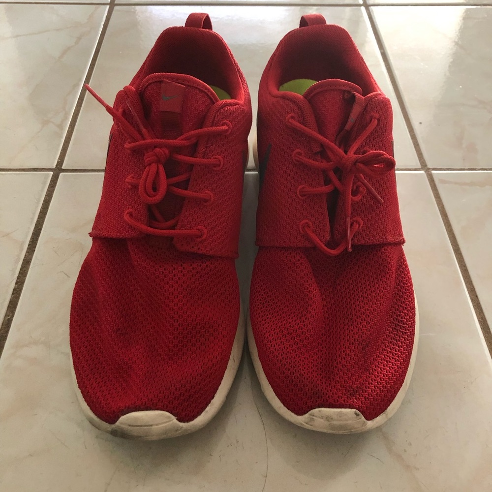 Nike Roshe Red (Mens 9)